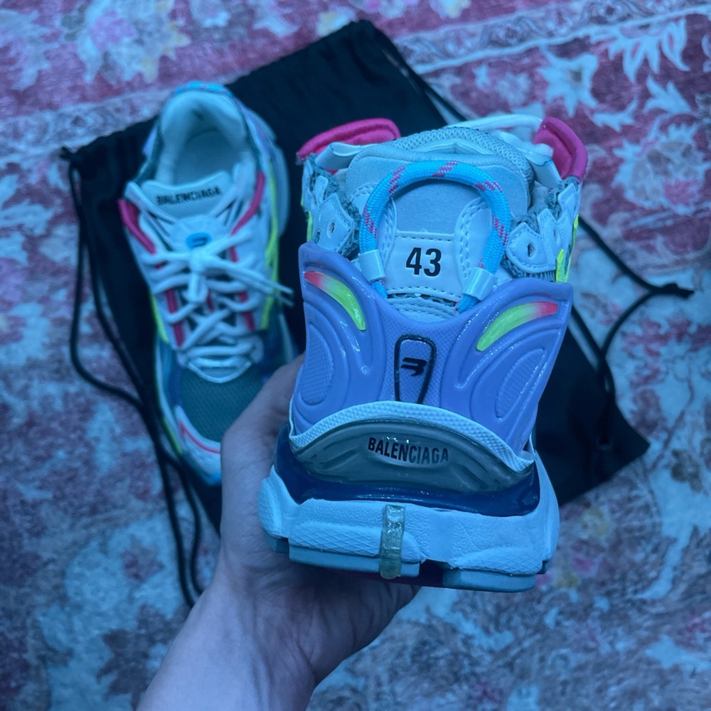 Balenciaga Runners - Picture 2 of 8